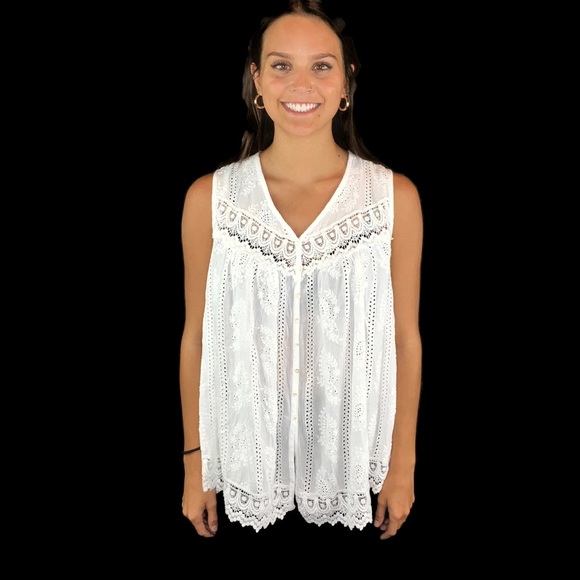 Karen Kane Tops - Karen Kane Mixed Eyelet Top with Paisley Embroidered Sleeveless Medium